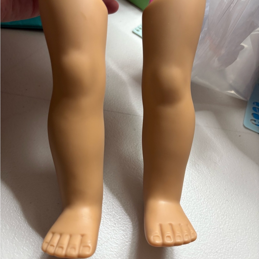 American girl. Brown hair brown eyes - Picture 8 of 12